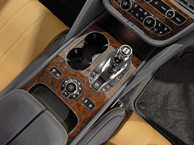 15:Bentley Bentayga V8, SUV, Light Sapphire, Bentley Johannesburg