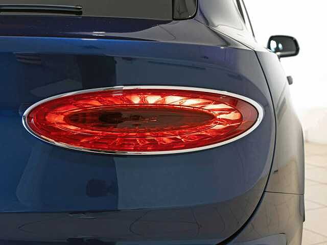 10:Bentley Bentayga V8, SUV, Light Sapphire, Bentley Johannesburg