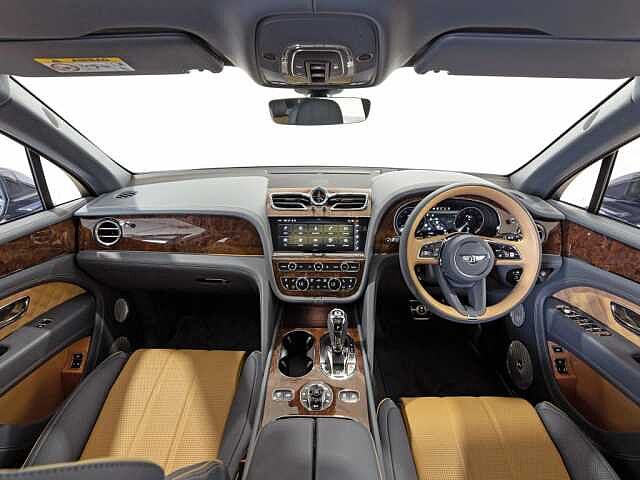 3:Bentley Bentayga V8, SUV, Light Sapphire, Bentley Johannesburg