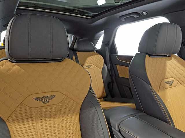 14:Bentley Bentayga V8, SUV, Light Sapphire, Bentley Johannesburg