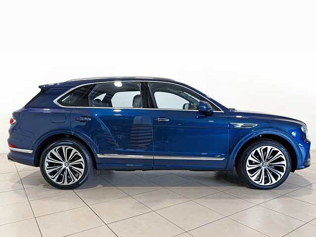 4:Bentley Bentayga V8, SUV, Light Sapphire, Bentley Johannesburg