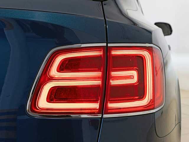 11:Bentley Bentayga V8 Diesel, SUV, Windsor Blue, Bentley Johannesburg